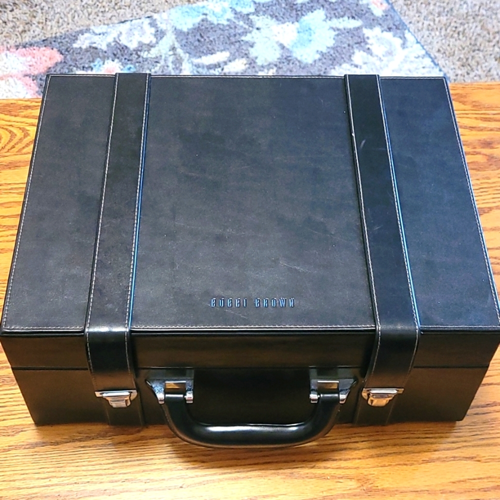 Bobbi Brown Deluxe Beauty Trunk